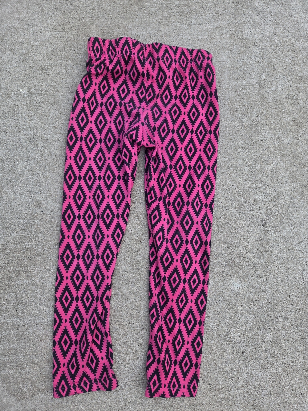 Pony Tails Girls Pink and Black Geometric Leggings
